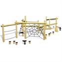 Großes Klettergerüst aus Holz mit Seilnetz und mehreren Balancierstangen, ideal für Kinder auf einem Spielplatz