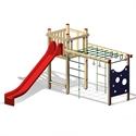 Holzspielplatz für Kinder mit roter Rutsche und Klettermöglichkeiten