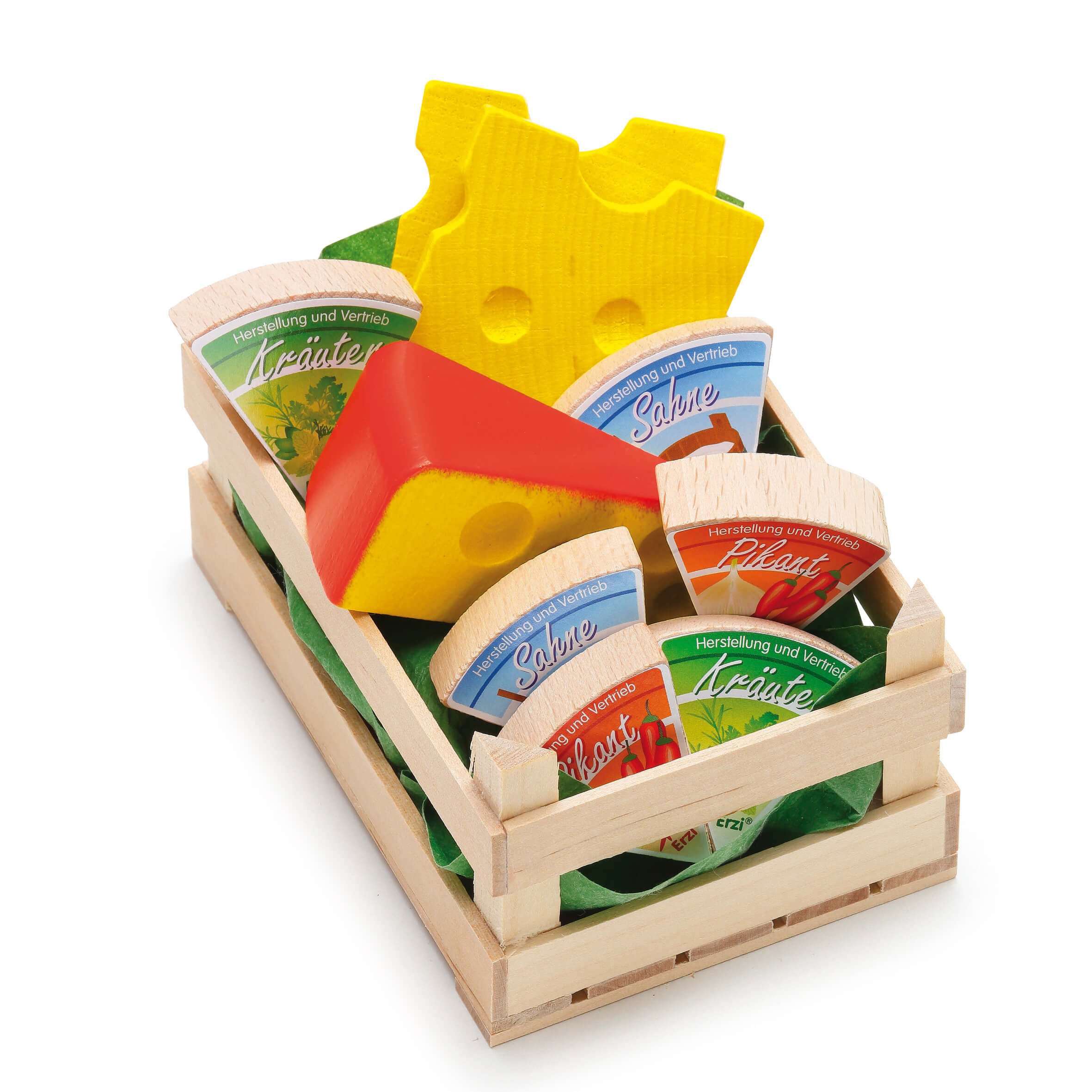 Différentes sortes de fromages en bois dans une petite caisse en bois, idéal pour les cuisines d'enfants